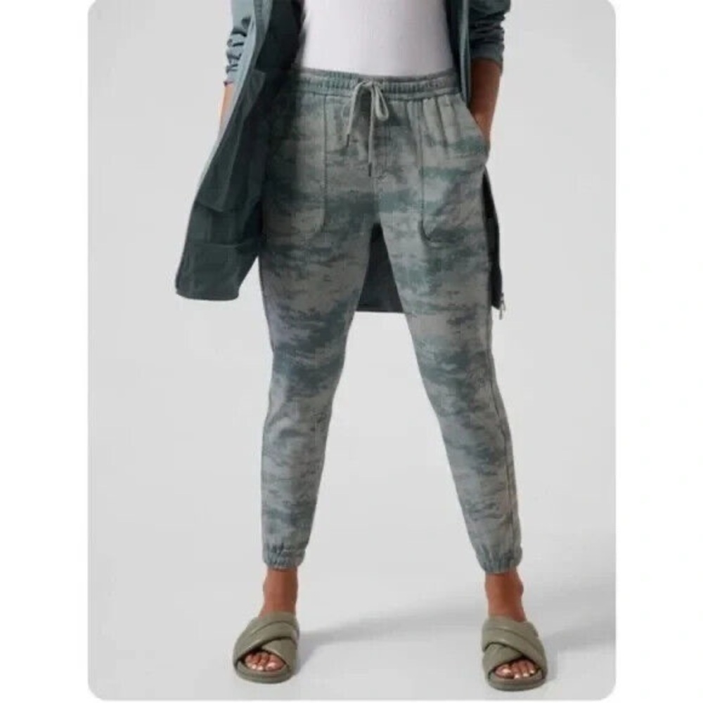 Athleta Farallon Printed Jogger Pants Fog Camo Size XS